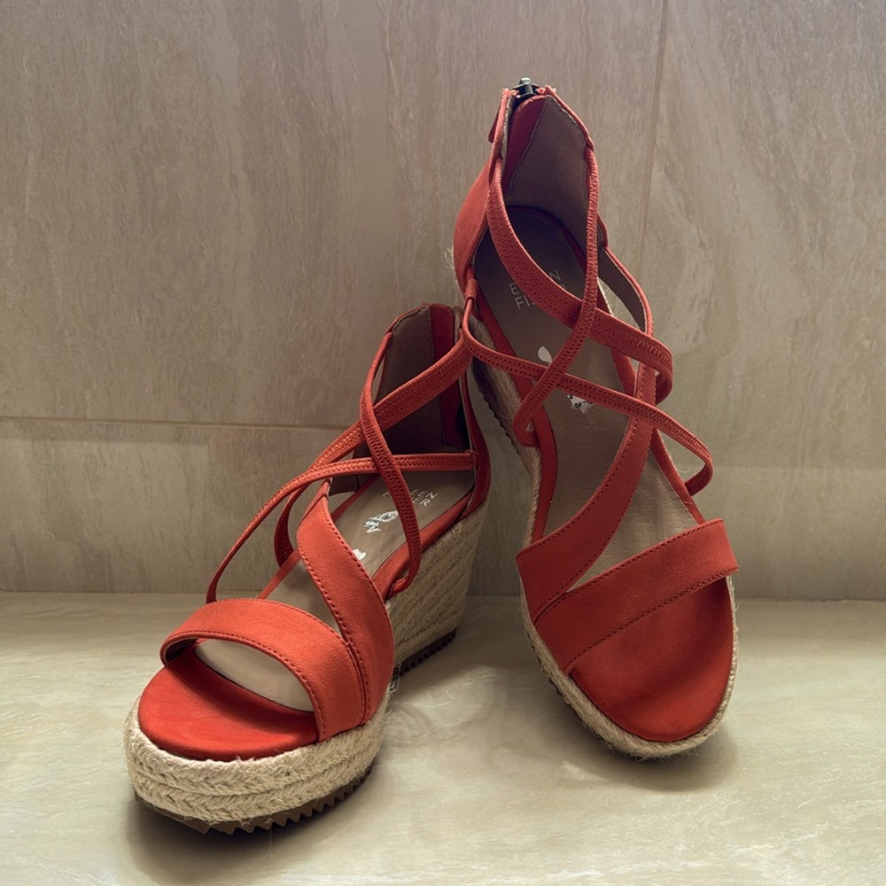 Eileen Fisher wedges new.